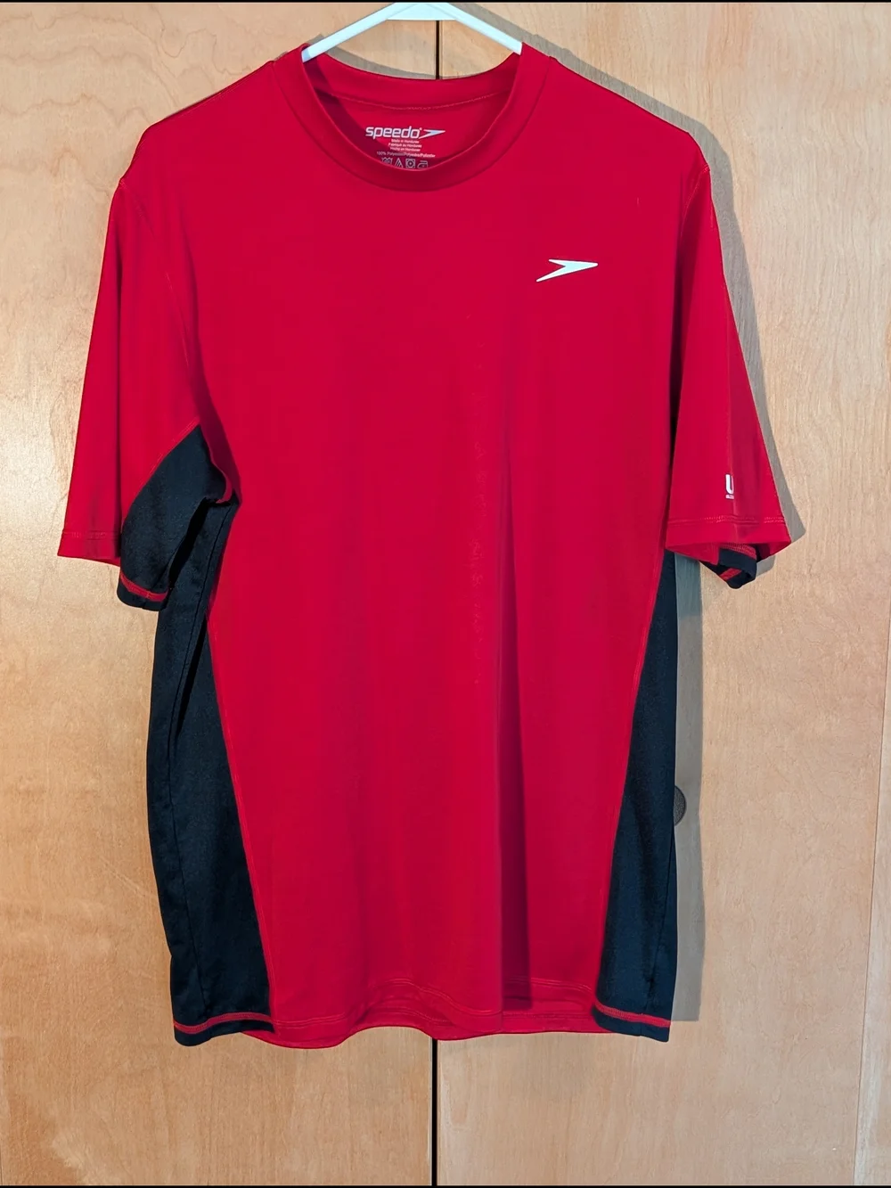 Speedo Men's Red & Black Performance Short Sleeve Shirt